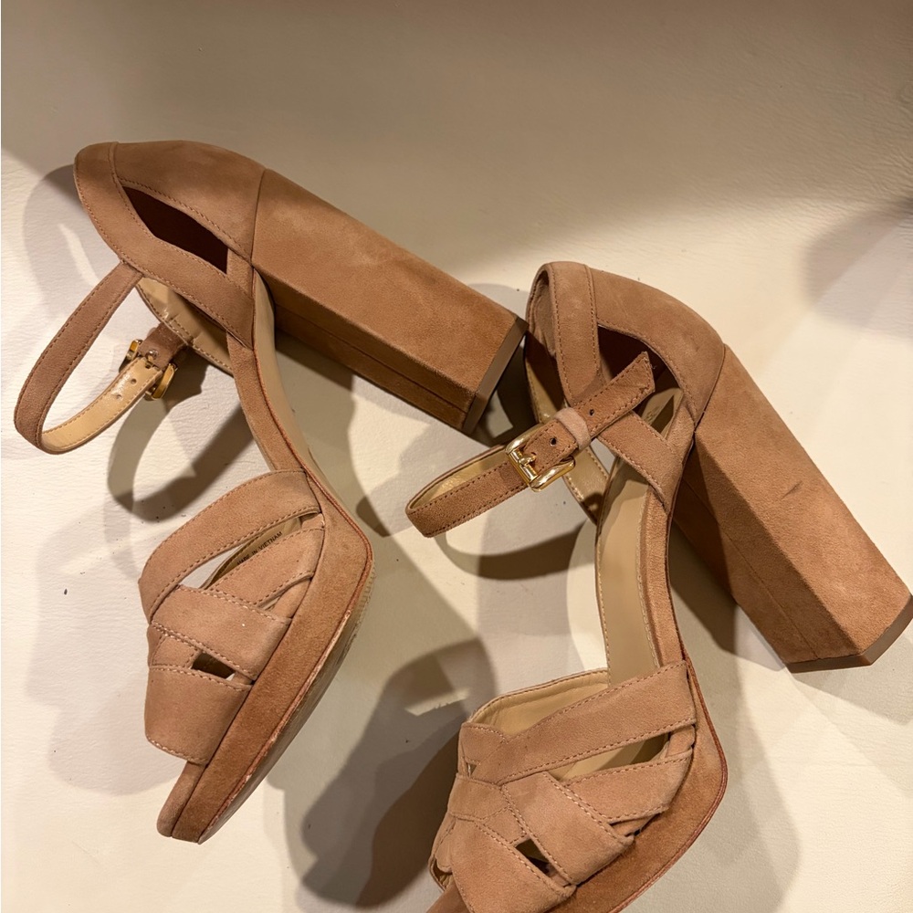 MICHAEL Michael Kors Beige Crisscross Heels - Picture 6 of 11